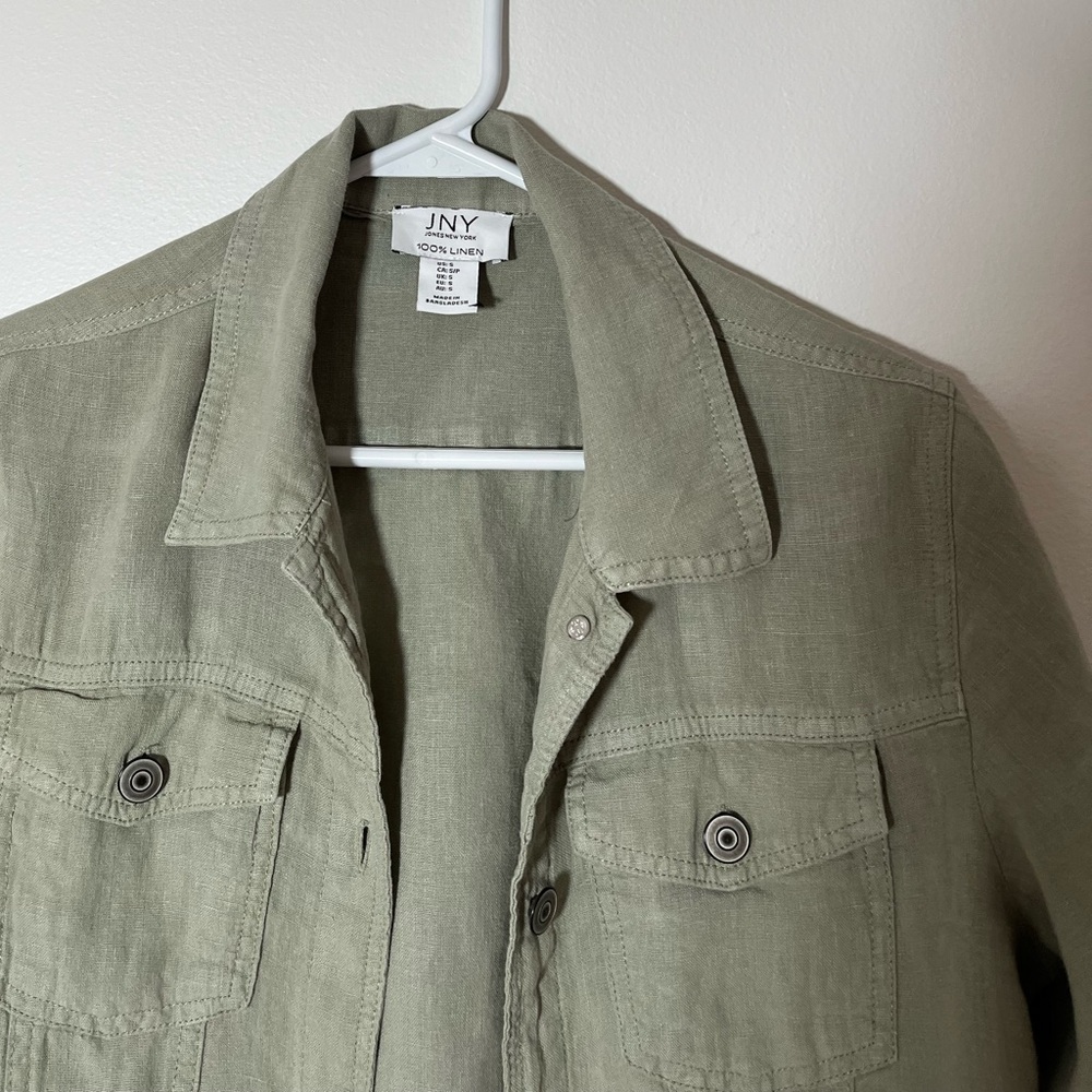 Jones New York Linen Button Down Jacket 
Size Small - Picture 5 of 6
